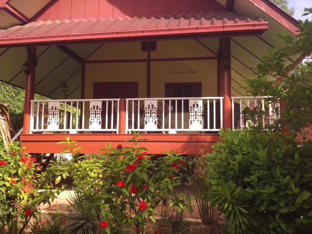 Ban Sabai Sabai Guest House Kanchanaburi Exterior photo
