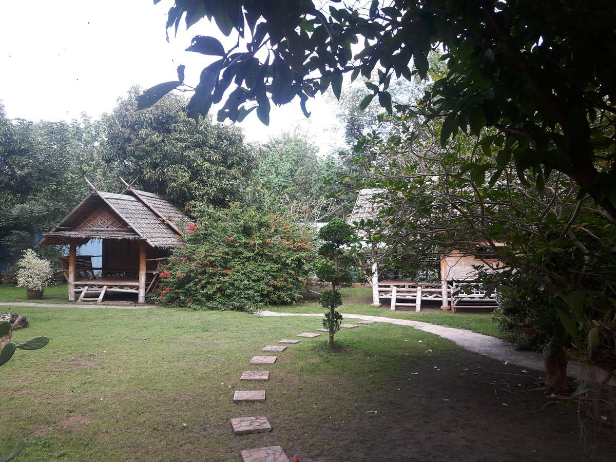Ban Sabai Sabai Guest House Kanchanaburi Exterior photo